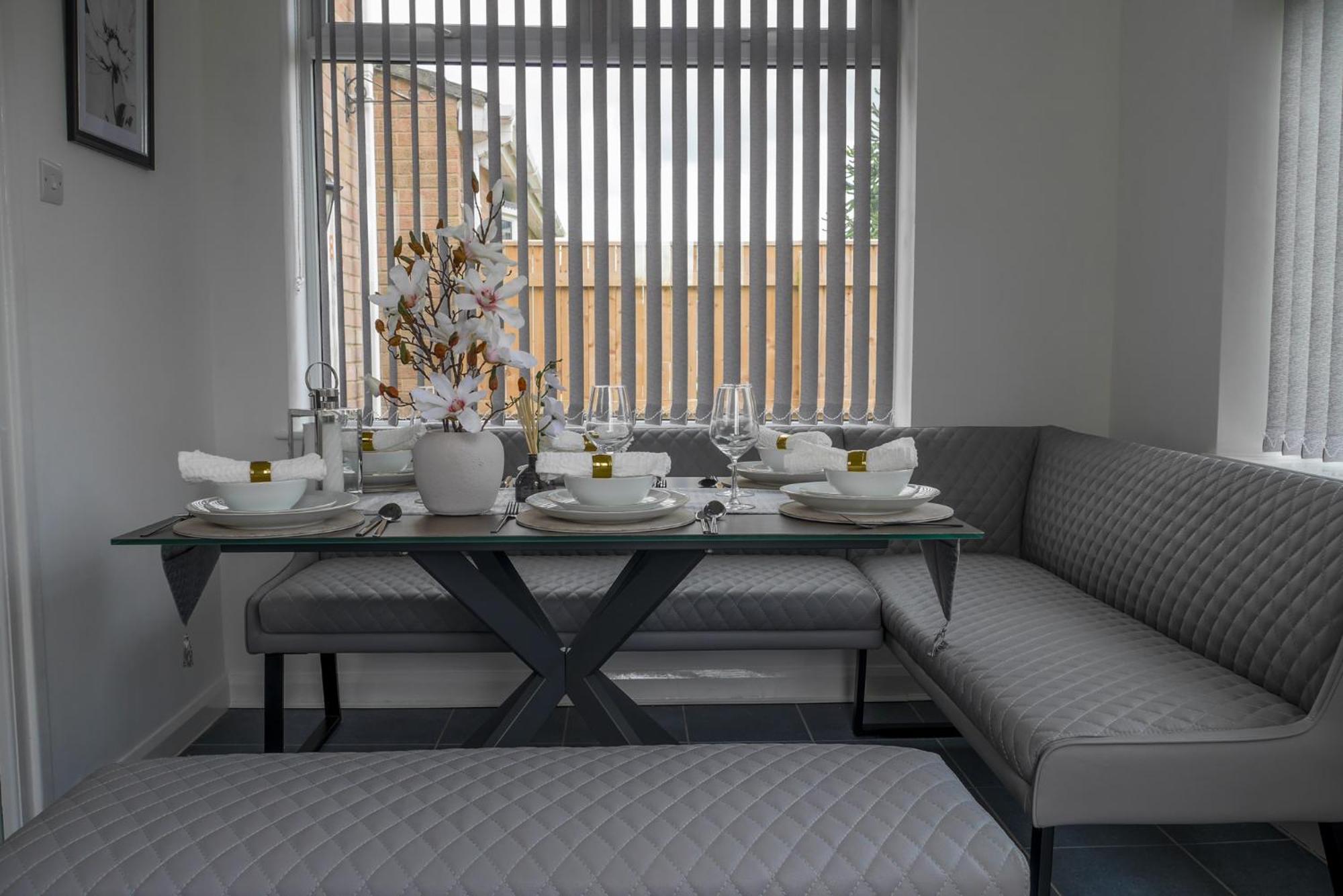 Modern 4 Bedroom Detatched House 스톡튼온티스 외부 사진