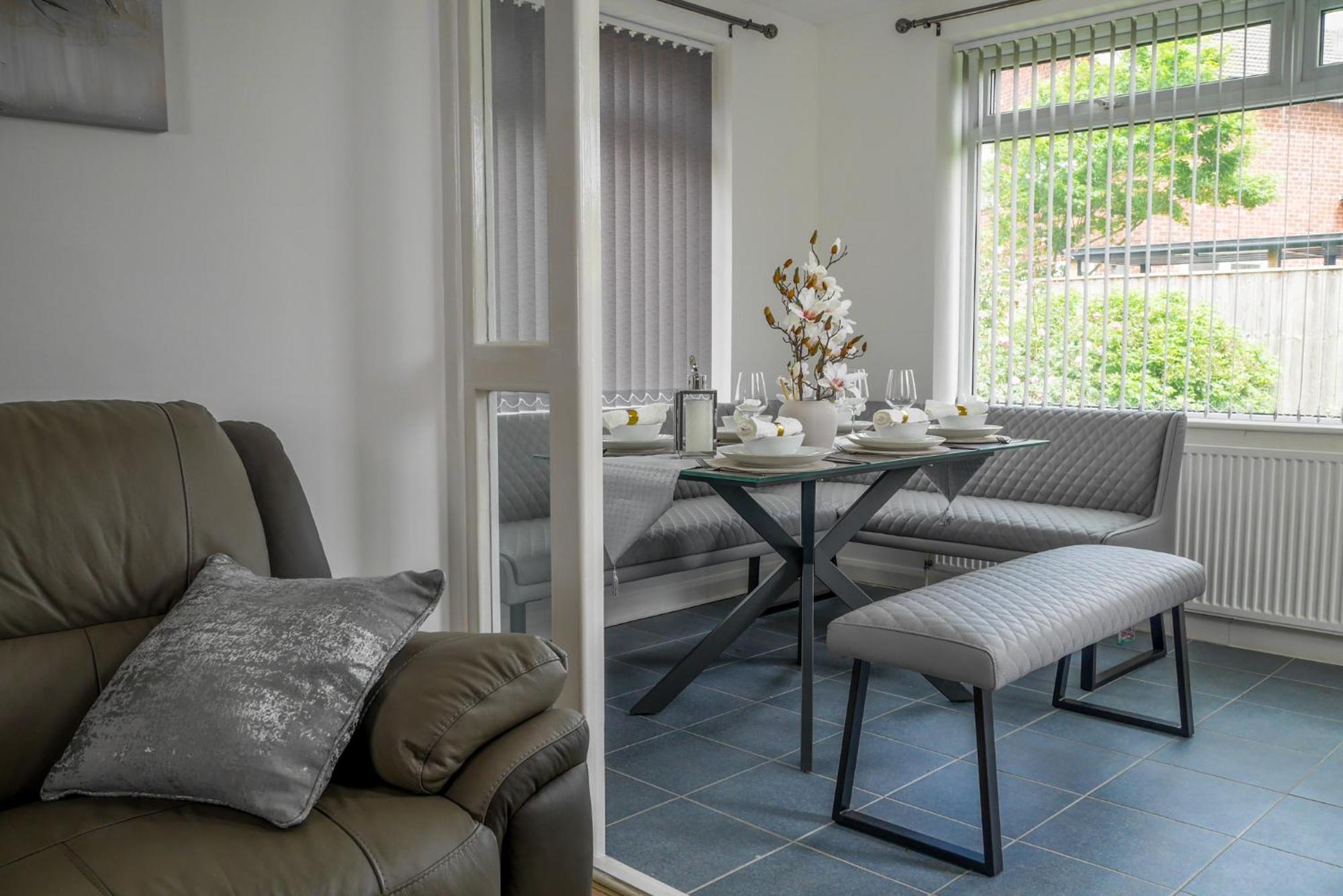 Modern 4 Bedroom Detatched House 스톡튼온티스 외부 사진